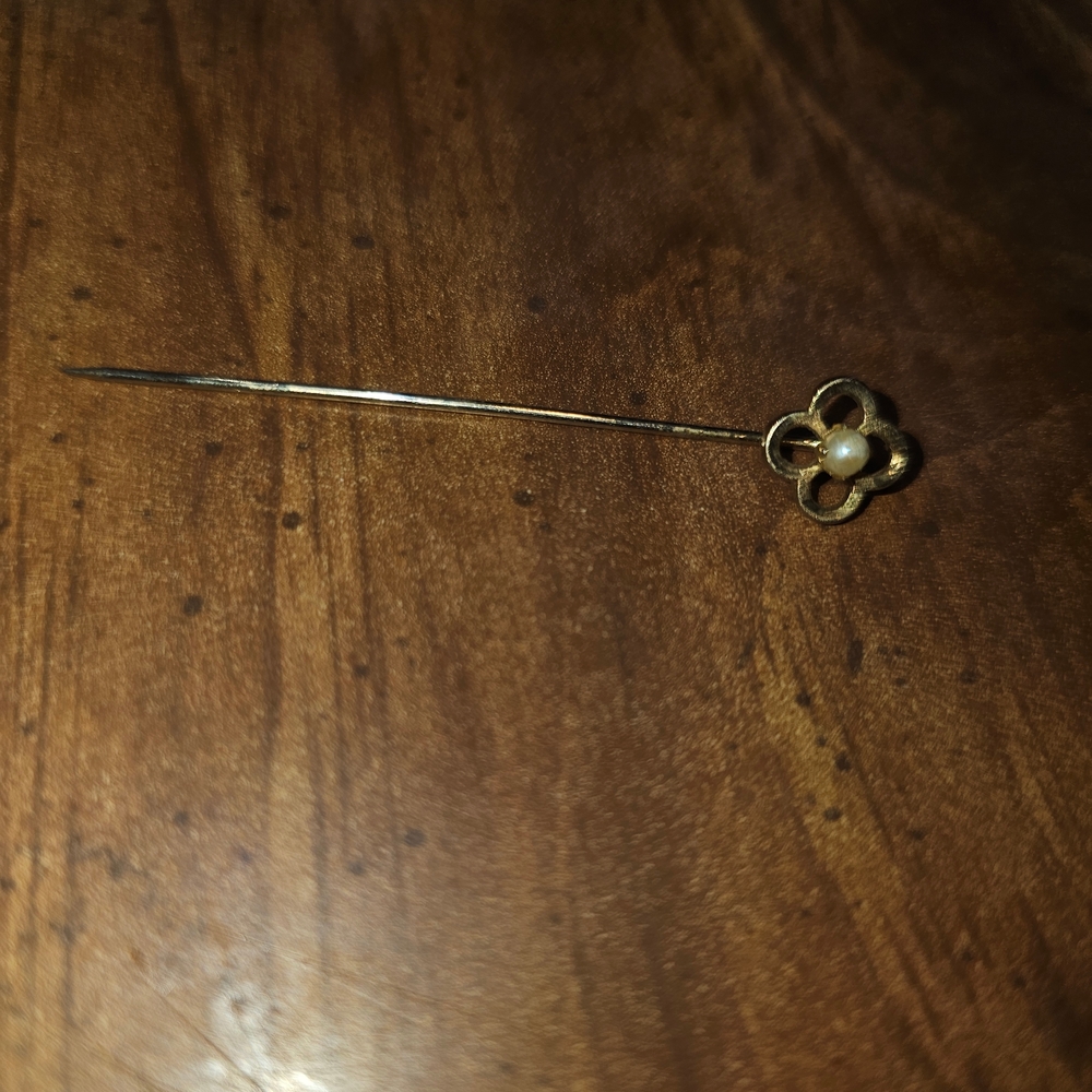 Antique 12 Karat Gold Plated Flower Hat Pin. ✨ #VintageJewelry #HatPin #Gold